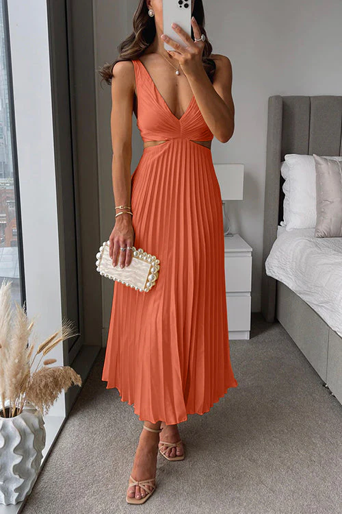 Elle | Flowing pleated dress