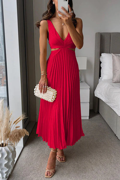 Elle | Flowing pleated dress