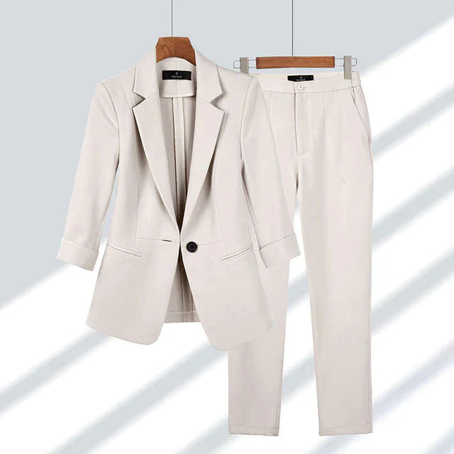 ELISABETH™ | Office Chic Look