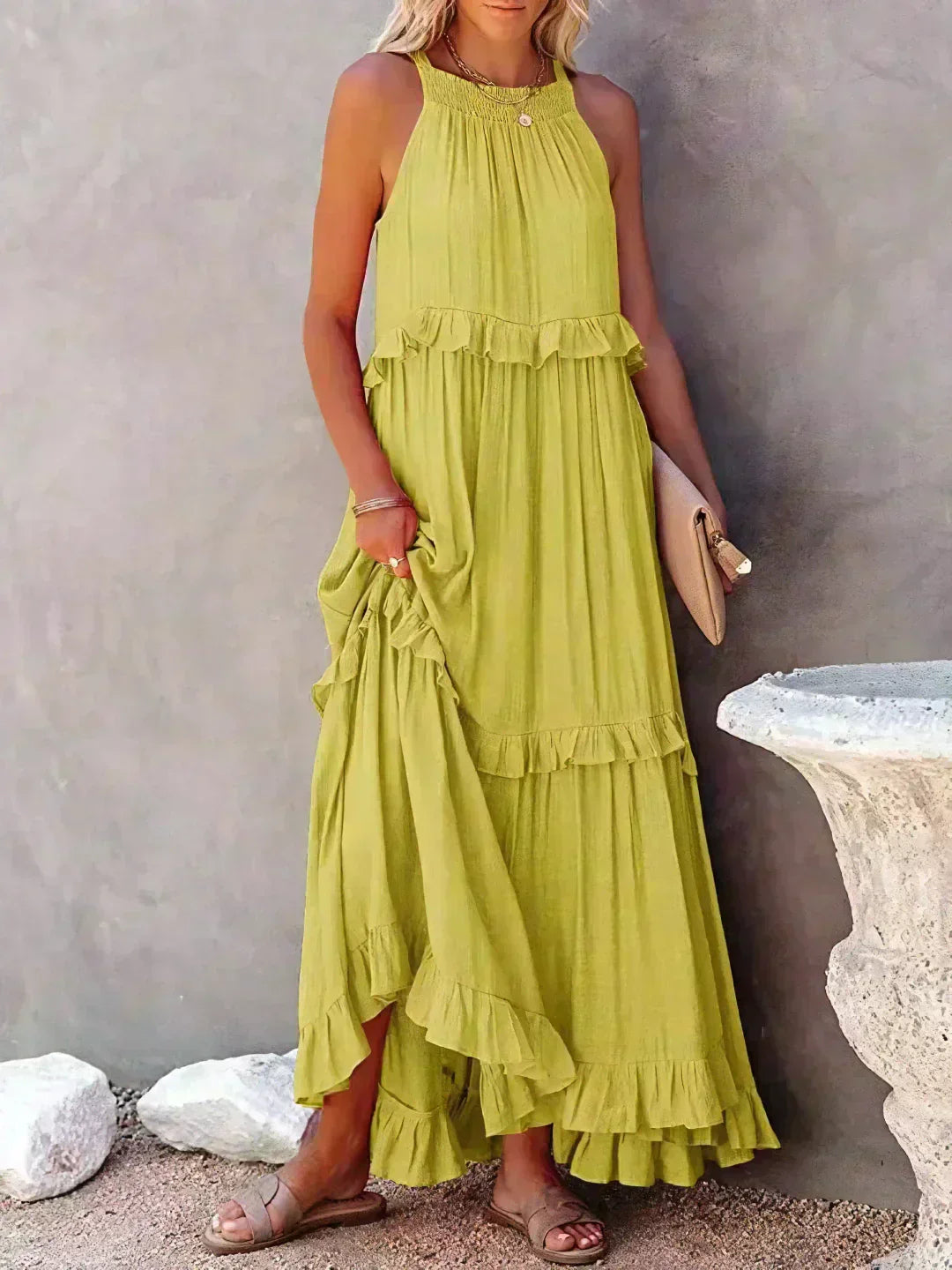 Elle | Maxi dress with halter neck and ruffles