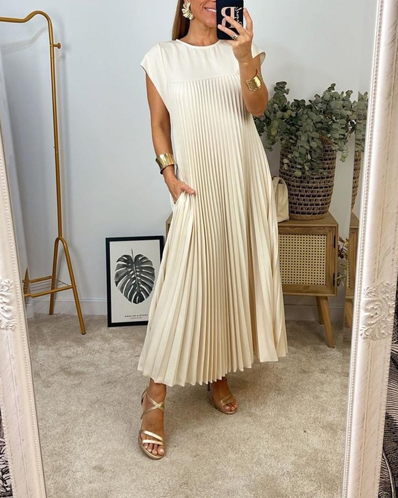 Elle | Timeless and comfortable pleated dress