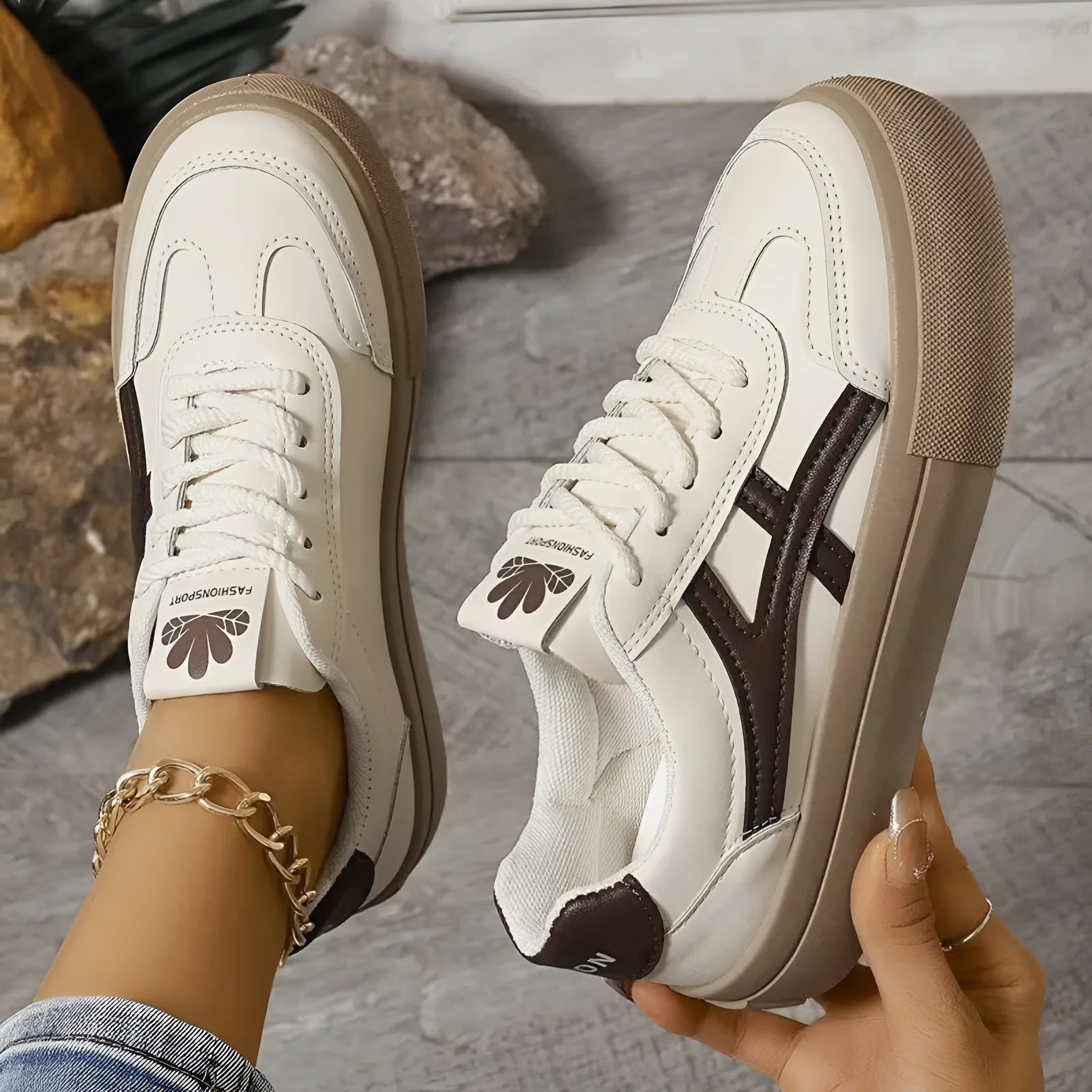 Elle | Orthopaedic trainers