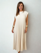 Elle | Timeless and comfortable pleated dress