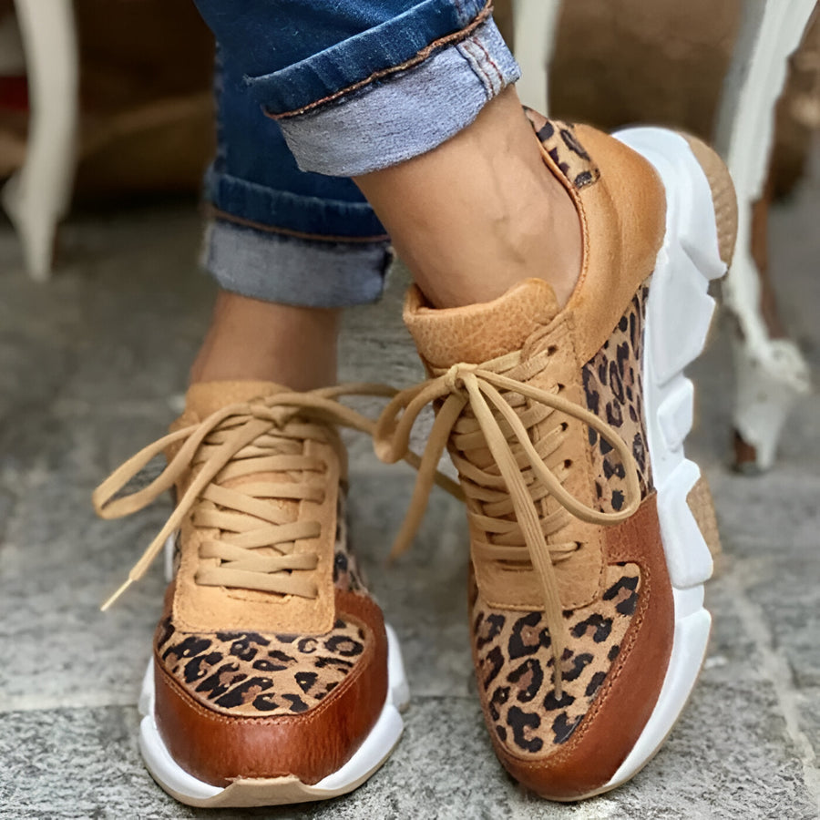 Elle | Stylish sneakers in leopard print