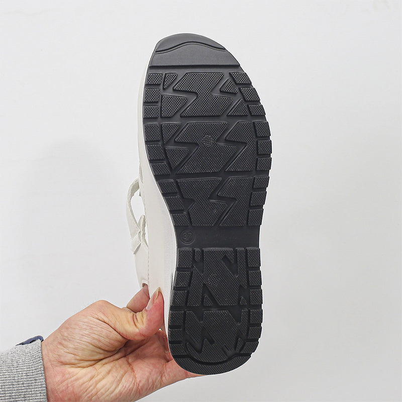 Elle | Breathable sandals with closed toes