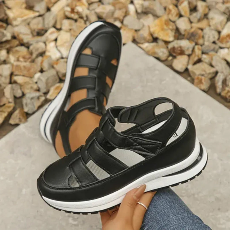 Elle | Breathable sandals with closed toes
