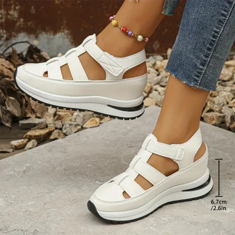 Elle | Breathable sandals with closed toes